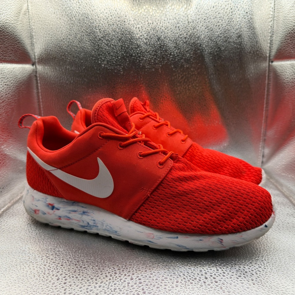Size 10 Nike Roshe Run Sneakers Mens Red Excellent Paint Splatter 669985-600